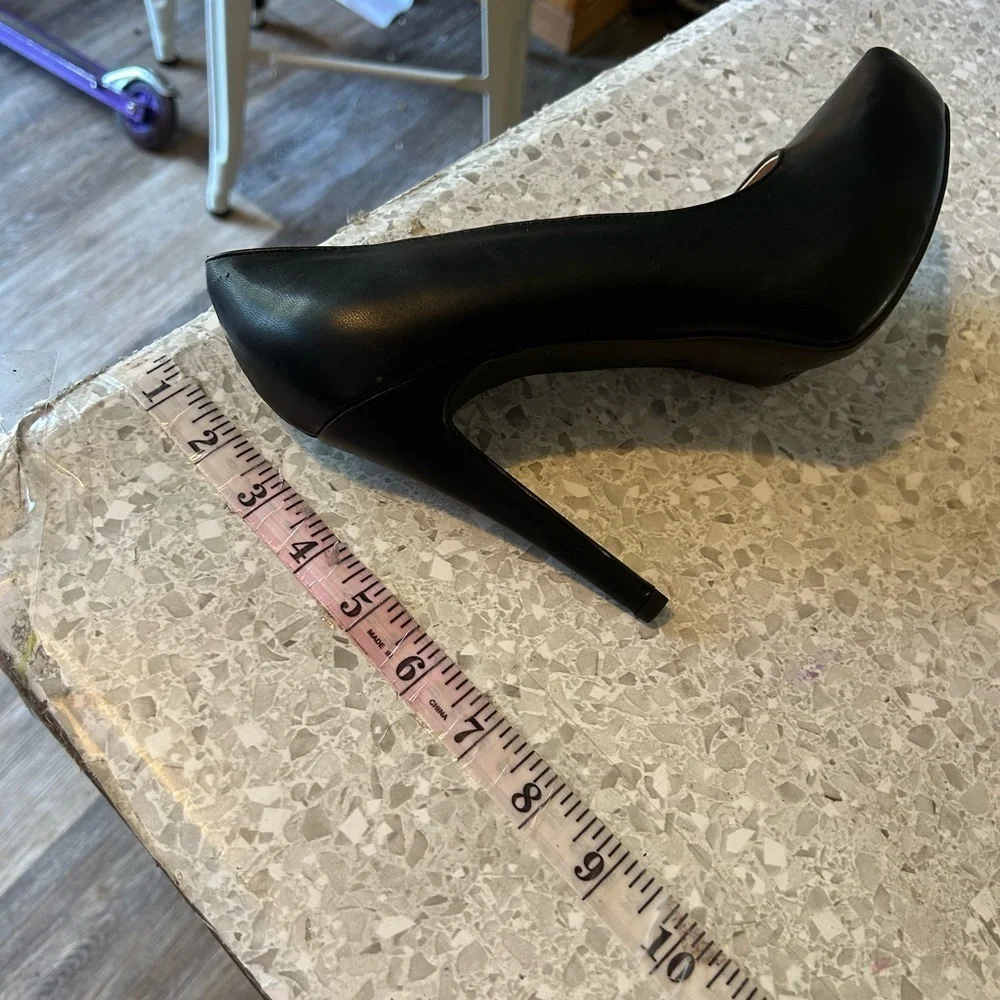 New BCBGeneration Women's Penni Platform In Black Size 8